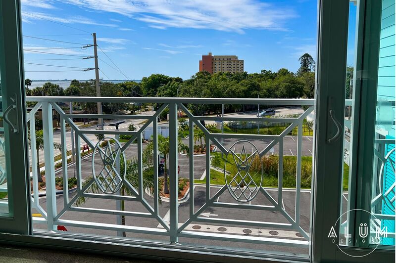 Pineapples EGAD White Aluminum Pineapple Detail Railings