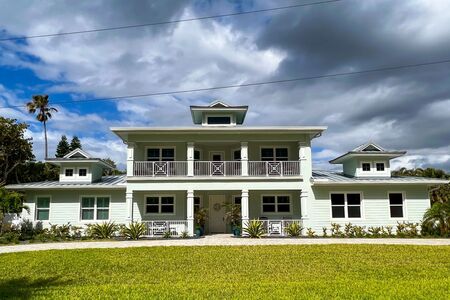 Coastal Style White Aluminum Mariners X Balcony and Porch Railing