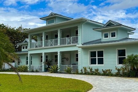 Coastal Style White Aluminum Mariners X Balcony and Porch Railing